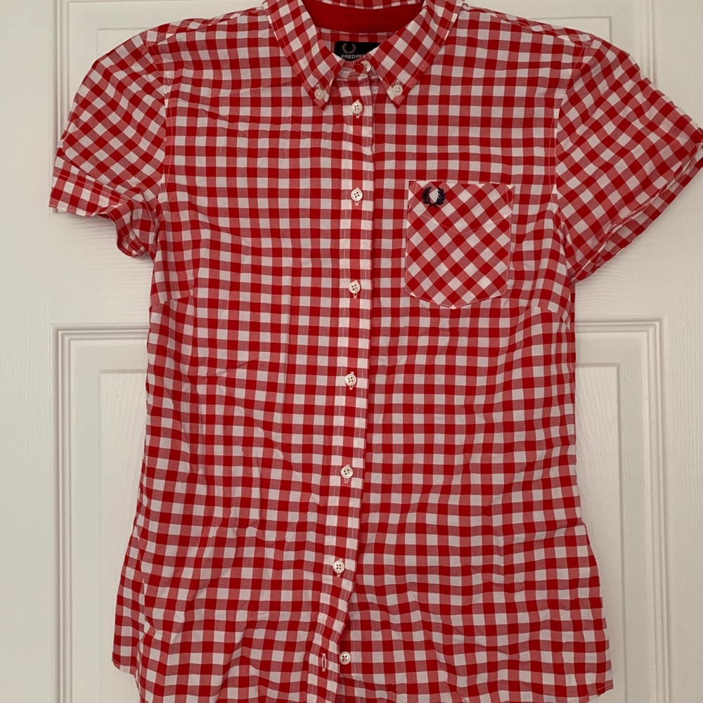 Fred Perry women’s short sleeved button up shirt. Size 6. Never worn.